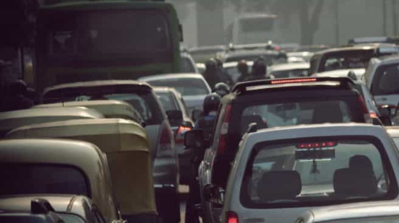https://newsfirstprime.com/wp-content/uploads/2023/11/Bengaluru-Traffic-Jam-New-Image.jpg