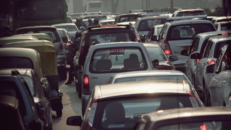 https://newsfirstprime.com/wp-content/uploads/2024/01/Cars-in-Bengaluru-Traffic.jpg